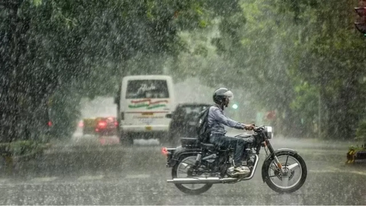 Rain Alert 18 June: यूपी-दिल्ली समेत कई राज्यों में 5 दिन बारिश, बिहार में 70 KM/H आंधी का अलर्ट