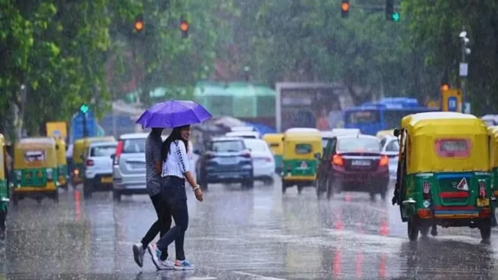 Weather Update 18 June: 13 राज्यों में भारी बारिश का अलर्ट, राजस्थान में 80 Kmph तूफान, दिल्ली-UP समेत 26 राज्यों में चेतावनी