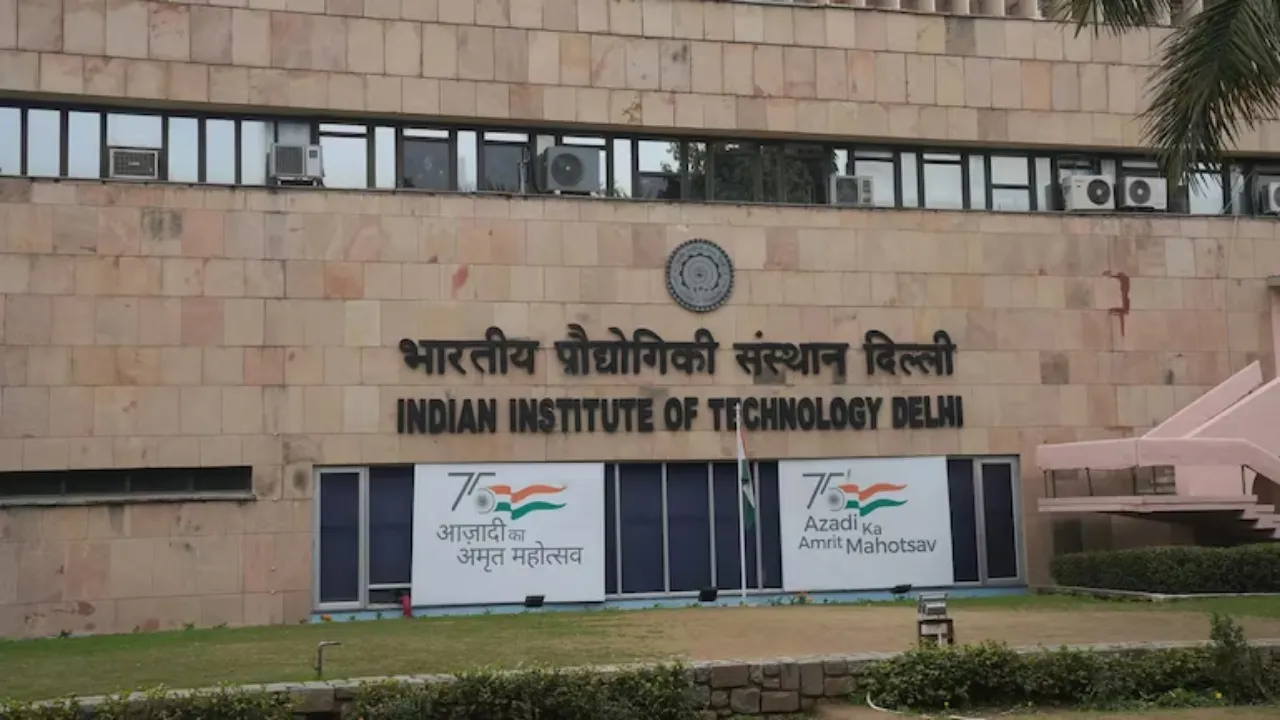 IIT Delhi का दुनिया में बजा डंका! QS Ranking 2027 में 118वीं रैंक, भारत का सबसे बेहतरीन संस्थान बना
