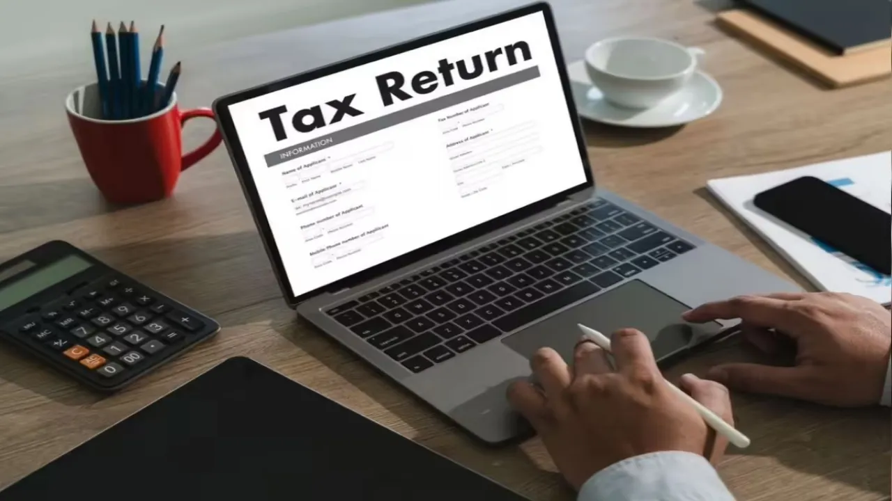 July 2026 Tax Deadlines: ITR Filing से TDS Due Date तक, सैलरीड कर्मचारियों के लिए पूरी गाइड के लिए जानें आखिरी तारीख और पेनल्टी