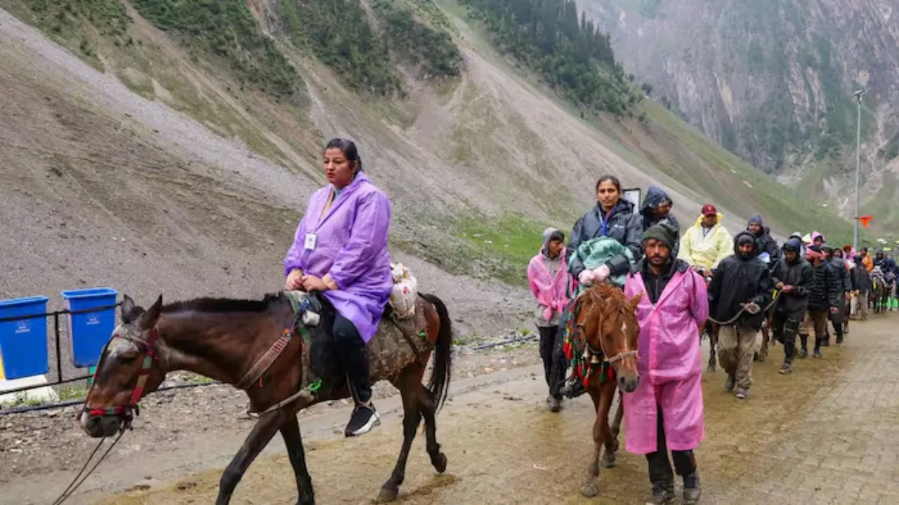 Amarnath Yatra 2026 start date: अमरनाथ यात्रा 2026 आज से शुरू, पहलगाम और बालटाल रूट से 57 दिन चलेगी यात्रा, ऑपरेशन शिवा से चाक-चौबंद सुरक्षा — जानें पूरी जानकारी